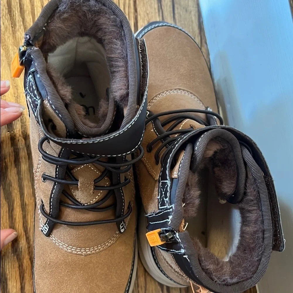 UGG Chestnut Arren Boots NWOT